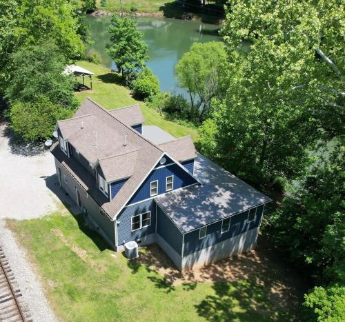 Tallmansville House | 4 Wheeling Riverfront Paradise, awesome deck!