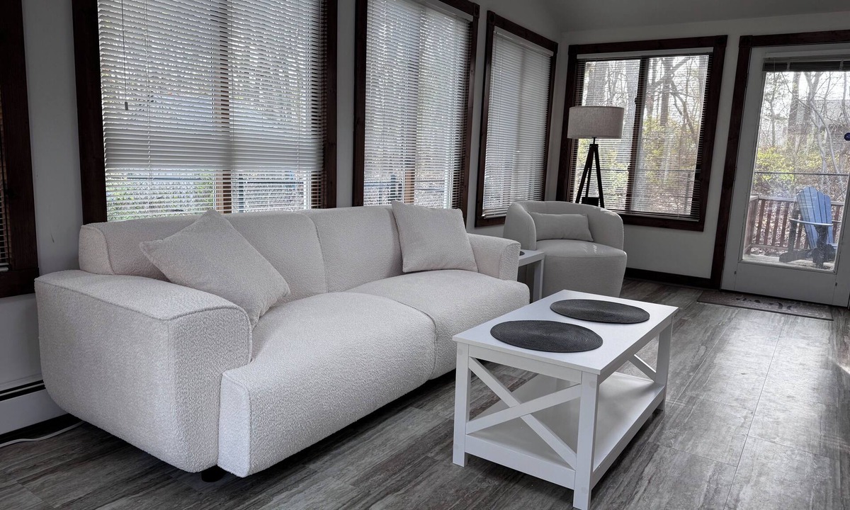 Dennis Port House | Charming Cape Cod house in Dennis Massachusetts. Pets Friendly!
