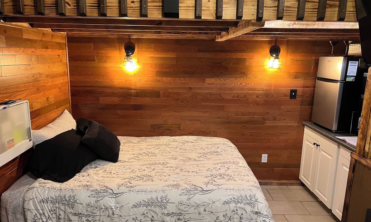 Loretto Apartment | Cozy Bourbon Trail Loft suite in Loretto