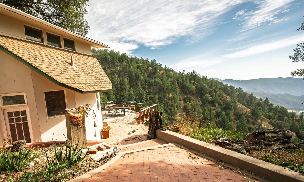 Pauma Valley Cabin | Cozy Rustic Mountain Home with Breathtaking views