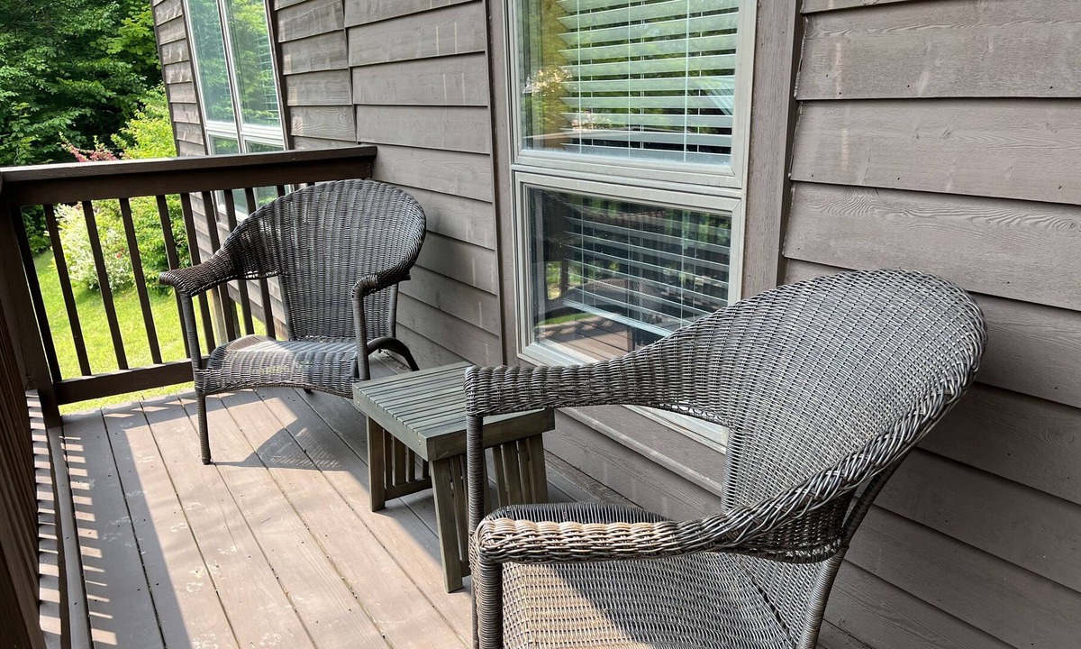 Davis Ski Chalet | Franklin’s Tower: Mountain Views, Hot Tub, Dog-Friendly