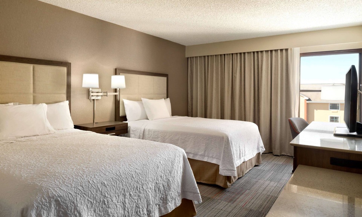 Mount Laurel Hotel | Hampton Inn Philadelphia Mt. Laurel