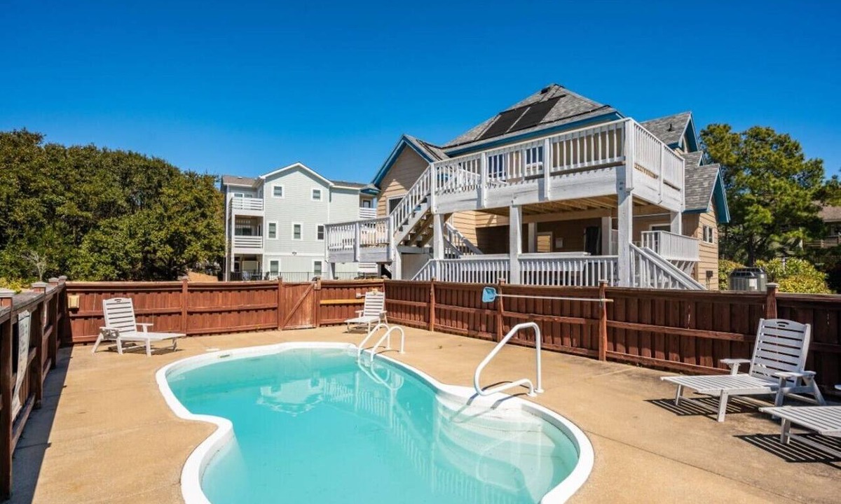 Whalehead Beach House | Harbor View: Spacious Corolla Getaway by Rather Be Properties