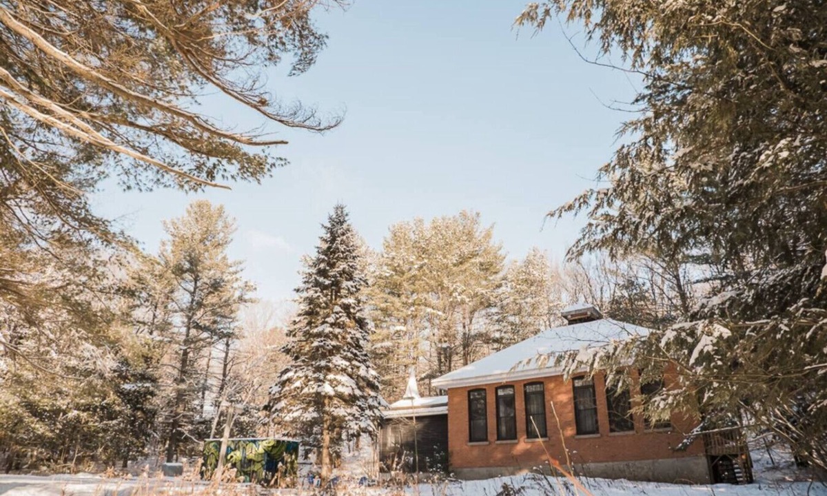 Muskoka Lakes Cabin | Historic Walker`s Point Muskoka School House