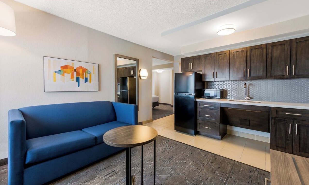 Coliseum Central Hotel | Holiday Inn Express Hampton - Coliseum Central by IHG