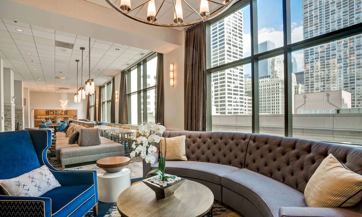 Downtown Chicago Hotel | Homewood Suites by Hilton Chicago-Downtown
