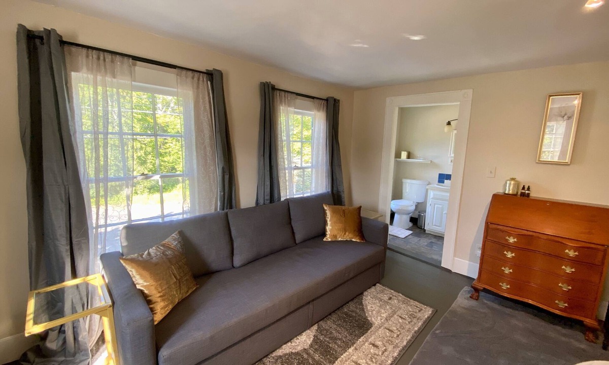 Strafford Hotel | Independence Inn