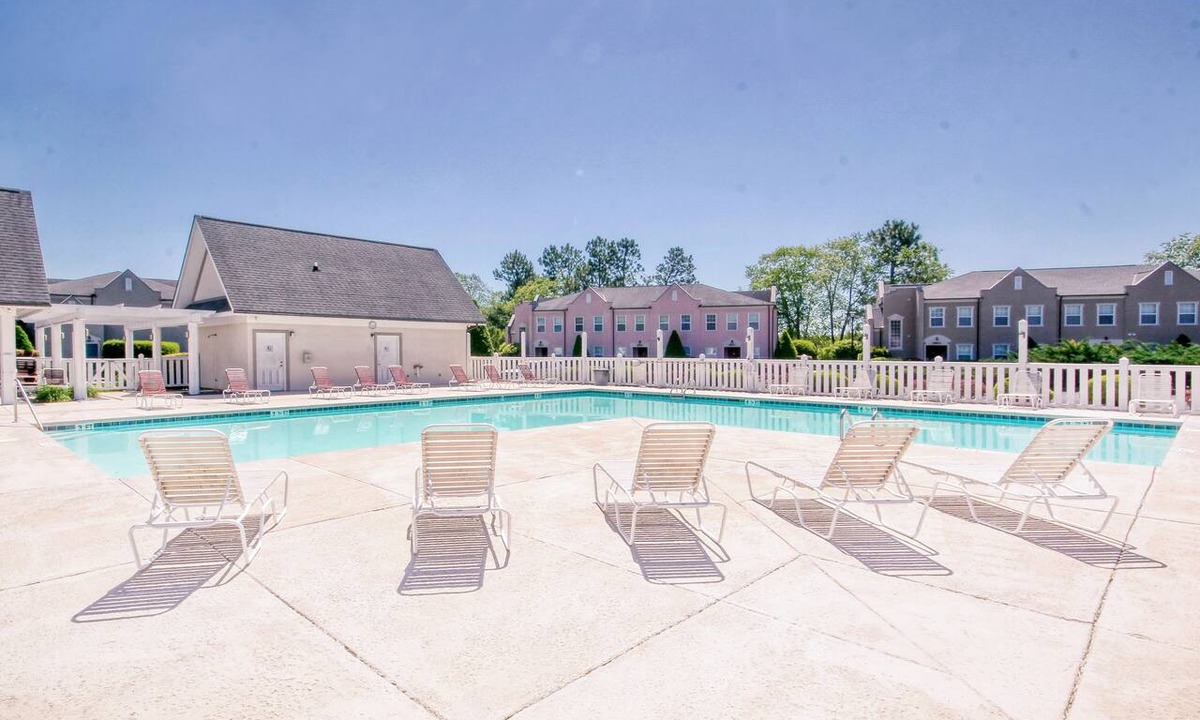 Red Hill Condo | Inviting condo with golf, tennis, pool, central AC, & W/D