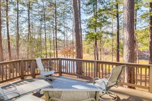 McCormick House | Lakefront McCormick Gem: Deck & Golf Course Views