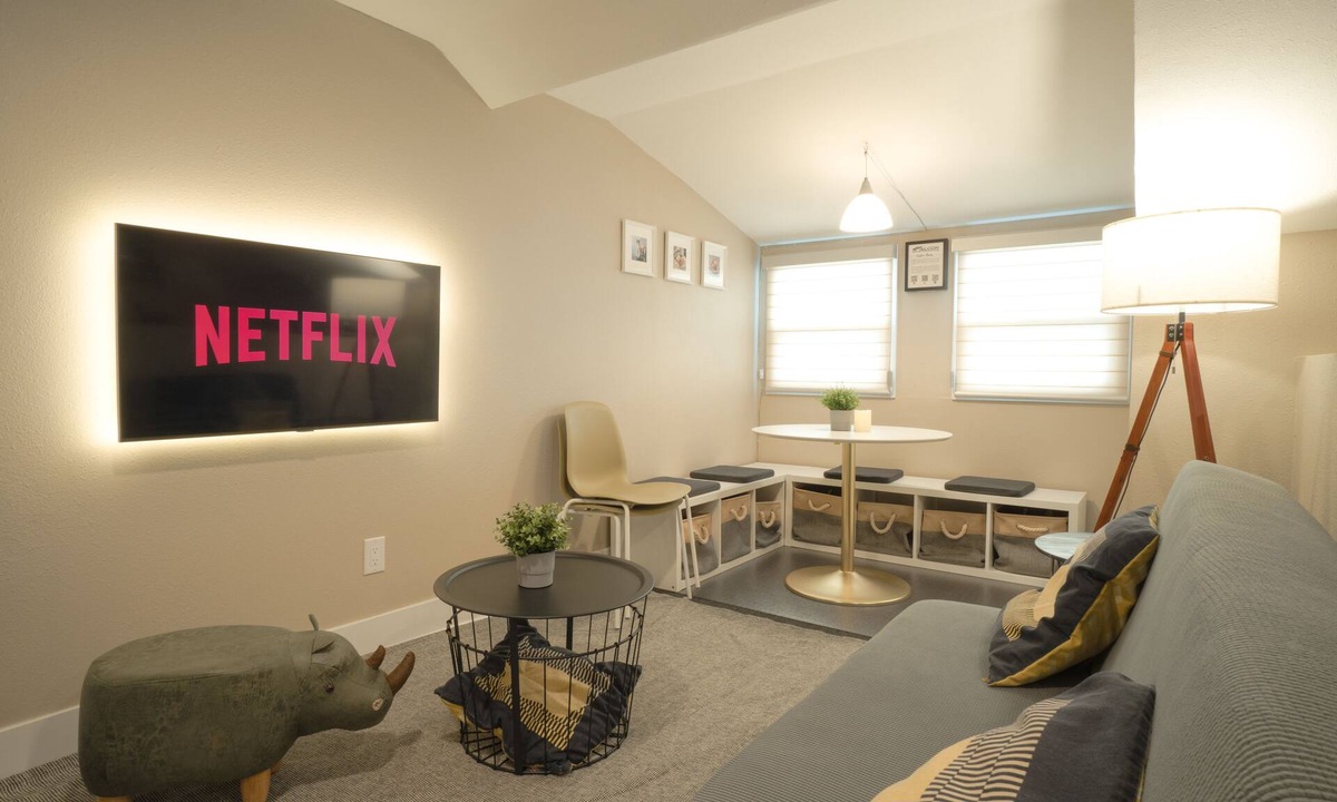 East Pasadena House | Modern Private Unit - Mins away from Everything in Pasadena!