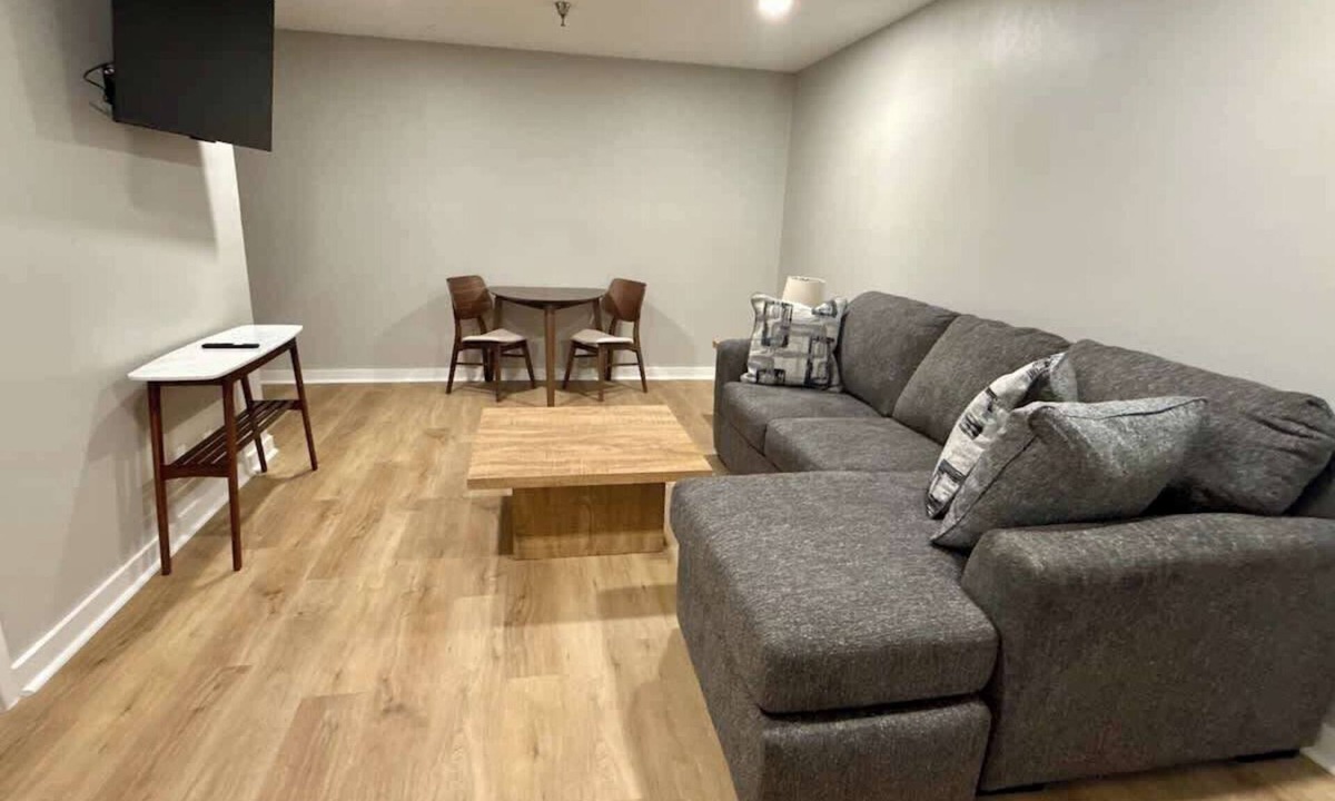 South Central Omaha Apartment | Modern Studio Steps from Aksarben Dining & I-80