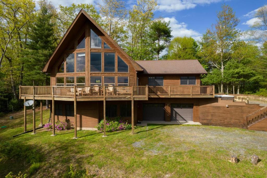 Deep Gap House | Pipers Peak