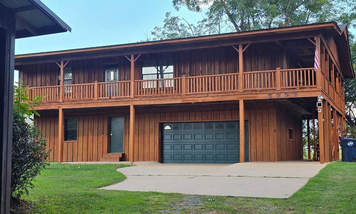 Tucker House | Private Riverfront Acreage/Hunt, Fish & Unwind
