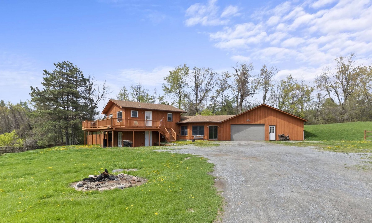 Middlesex House | Private Waterfront Escape with Game Room