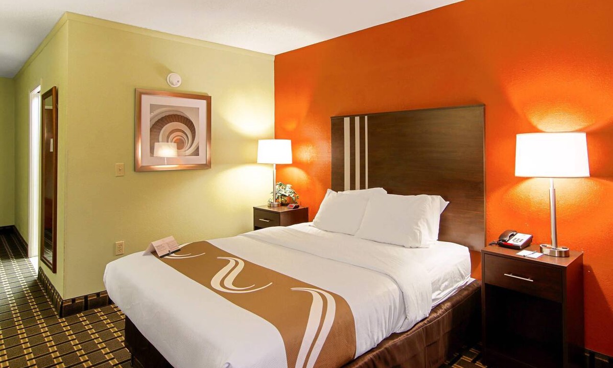 Plainfield Hotel | Quality Inn Plainfield I-395