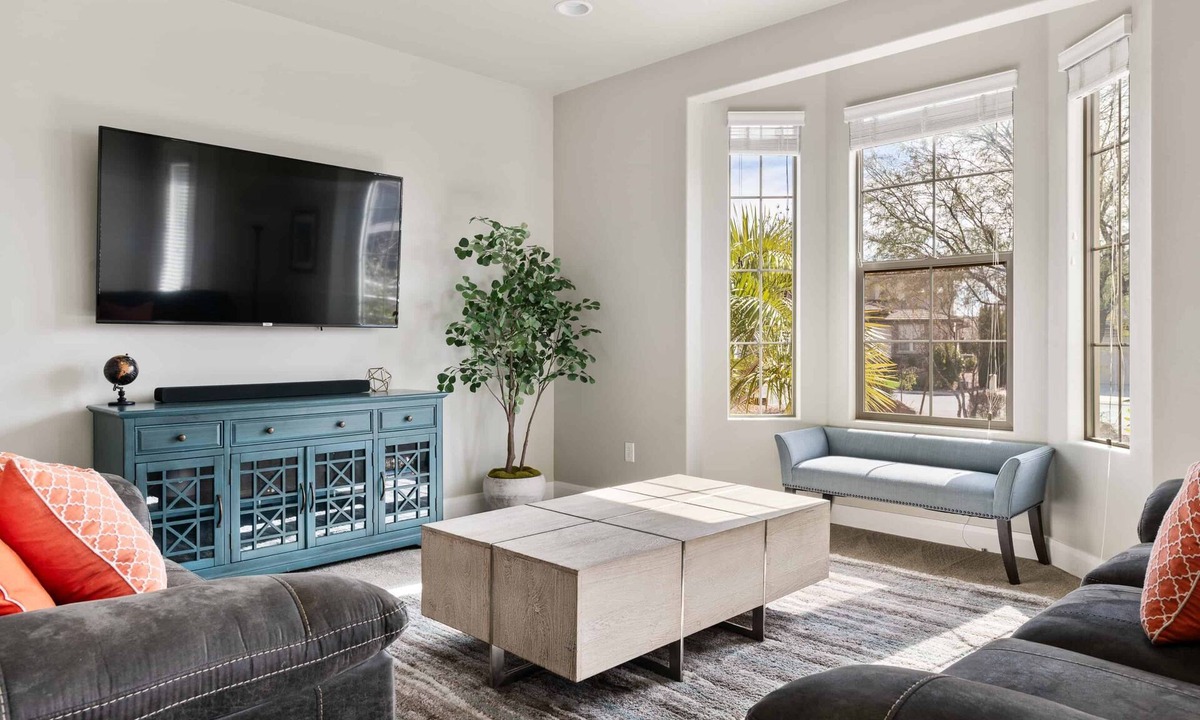 Sienna Hills House | Red Cliffs Getaway: EV Charger, Community Pool + Hot Tub