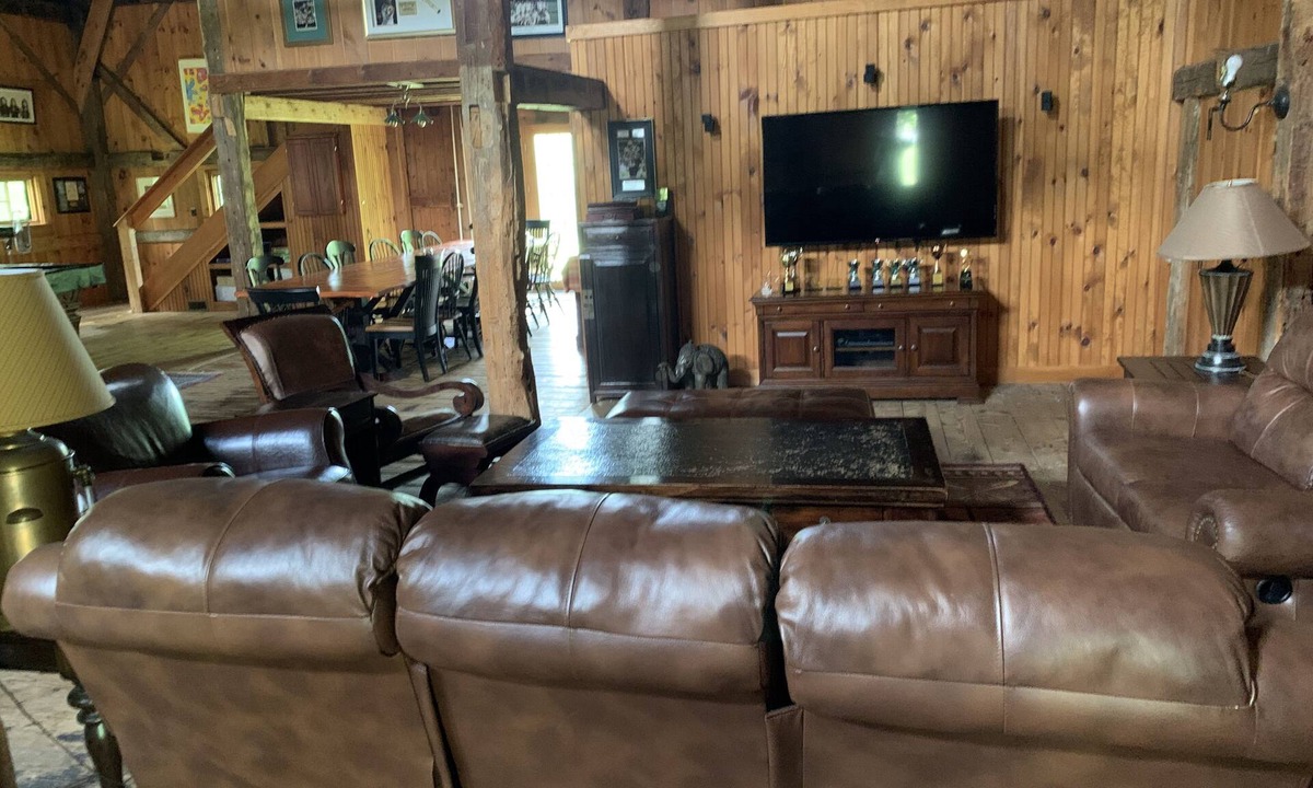 Wolfeboro House | Rustic Loft Barn that sleeps 5, close to downtown Wolfeboro