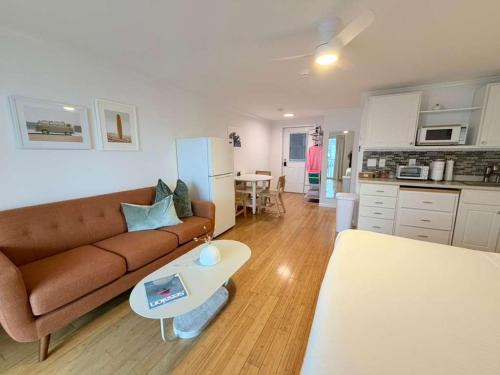 Hampton Apartment | Surfside - Boutique Studio Condo with Pool