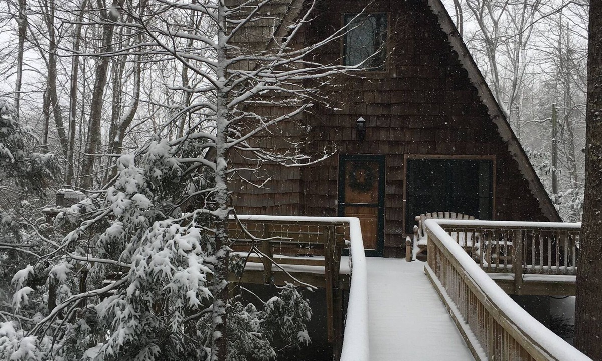 Charter Hills Ski Chalet | This weekend available! CLOSE TO SLOPES!