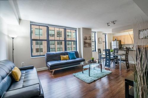 Harbor East Apartment | Waterfront Baltimore 2BR Furnished Apartment apts