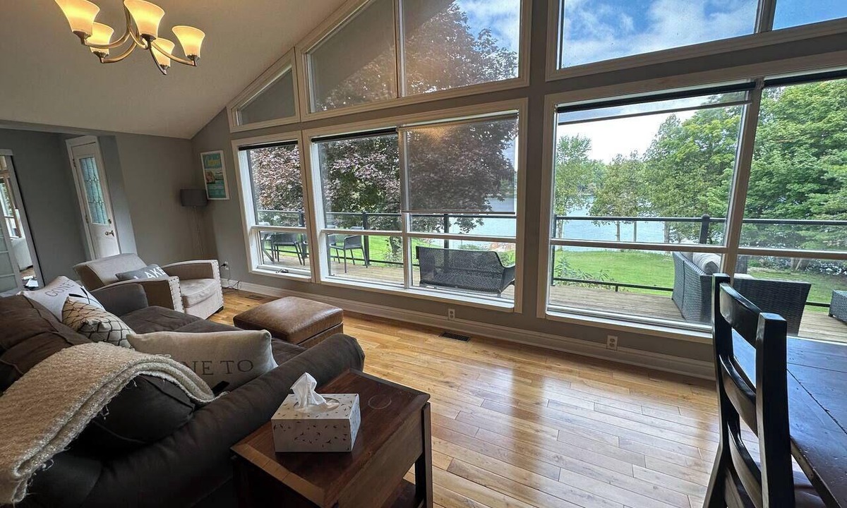 Howe Island House | Waterfront Haven on Howe