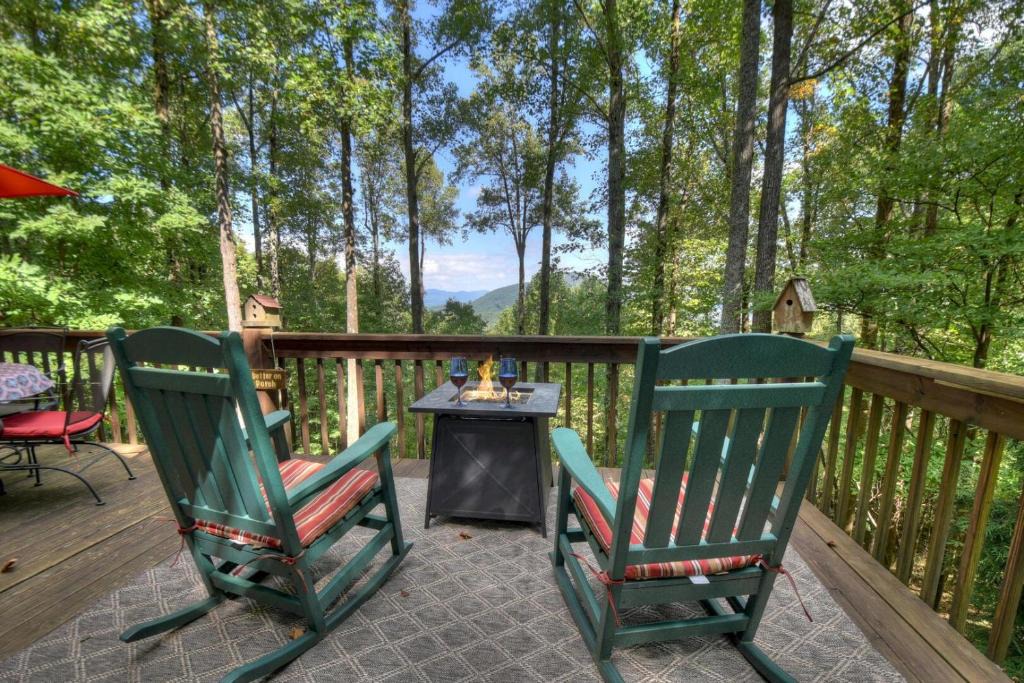 Walnut Mountain House | Wind Rush