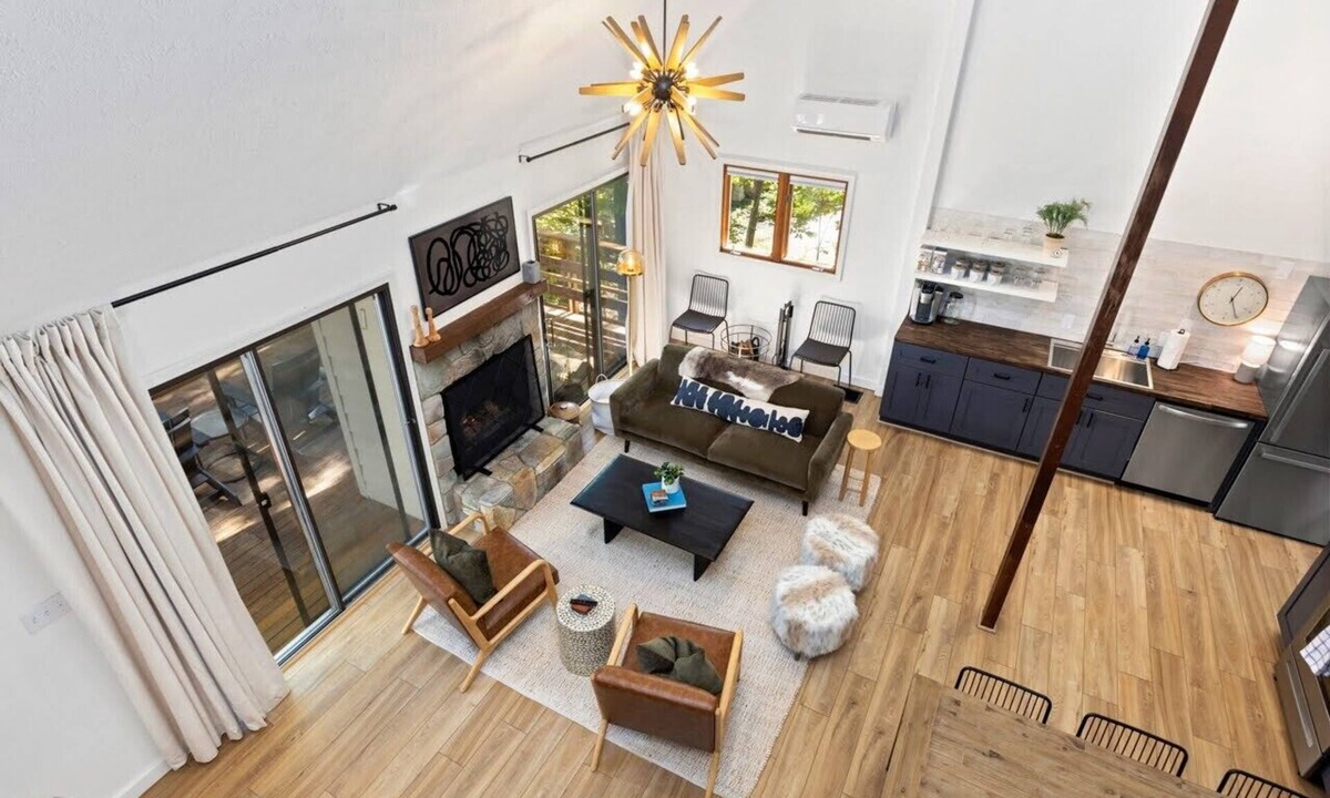 Nellysford House | Zero step entry- EV charger- 2 King suites