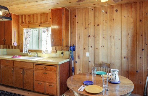 Tehachapi Cabin | 10 Mi to Tehachapi Mountain Park: Mtn-View Cabin!