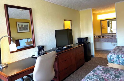 Logan Hotel | 2 Comfortable Units | Explorer-Friendly Stay | Scenic Forest & State Park Trails