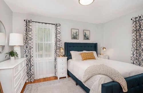Roselawn Finance House | 6727 Britton · 2 Bedroom House. King Bed Master Suite. Charm!