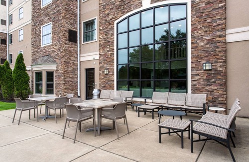 West Seneca Apartment | ADA Studio in Buffalo w/Kitchen & Bathtub