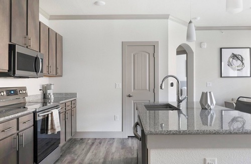 Shadow Glen Apartment | Barsala l Work-Friendly Stay w/Fast Wi-Fi & Gym Access
