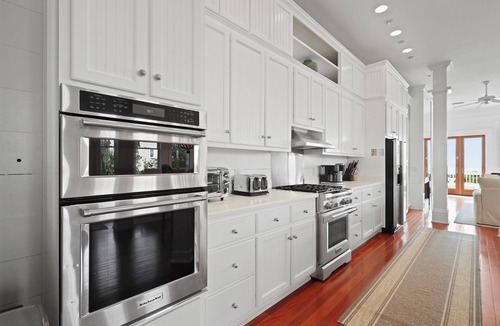 Saint Simons Island House | Beach Lawn Cottage - Magnificent Oceanfront Coast Cottages Escape , Steps to Beach