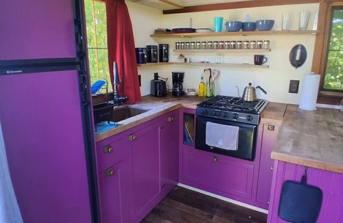 Addison House | Beautiful custom tiny home 20 min from Middlebury!
