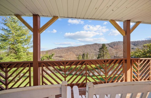 Seven Devils House | Beautiful mountain views for a fun, relaxing getaway!