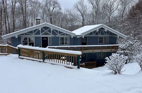 Beech Mountain House | Beech Mountain Hideaway w/large backyard - 2 min from slopes