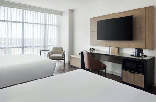 Normal Hotel | Bloomington-Normal Marriott Hotel & Conference Center
