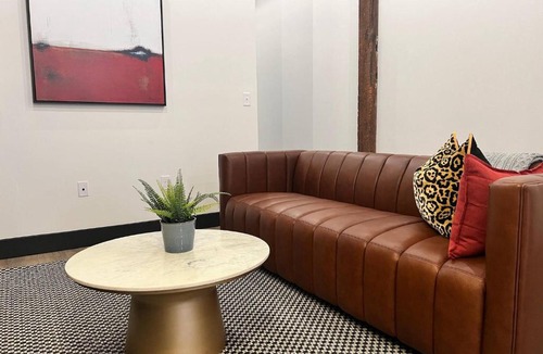 Downtown St. Louis Apartment | Brick & Bed Riverfront Lofts, T 410