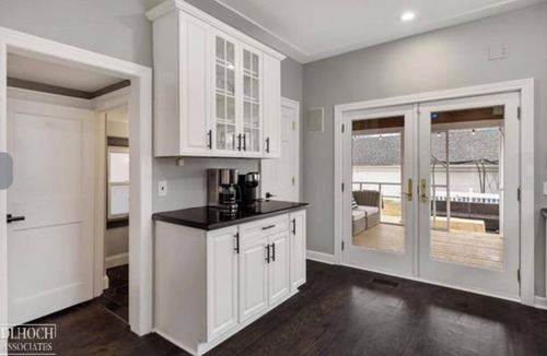 Grosse Pointe House | Charming 3-bedroom 3.5 bath house in desirable Grosse Pointe, MI