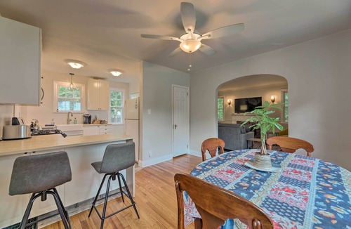 Roselawn Finance House | Charming Cincinnati Home < 10 Mi to Downtown!