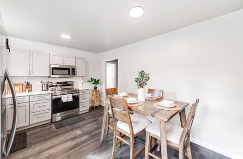 Monroe House | Charming Modern Home with Koi Pond & Spacious Backyard – Sleeps 6