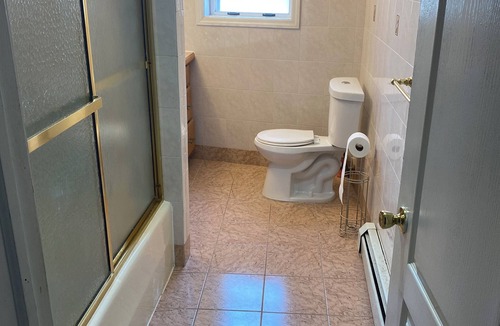 Old Town Apartment | Charming Spacious 2 bedrooms apt.Furnished.Near train/bus to Manhattan