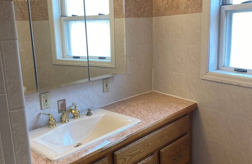 Old Town Apartment | Charming Spacious 2 bedrooms apt.Furnished.Near train/bus to Manhattan