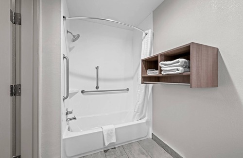 Archdale Hotel | Clarion Pointe