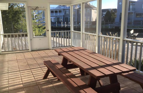 Loveladies House | CLASSIC LAGOON FRONT HOME