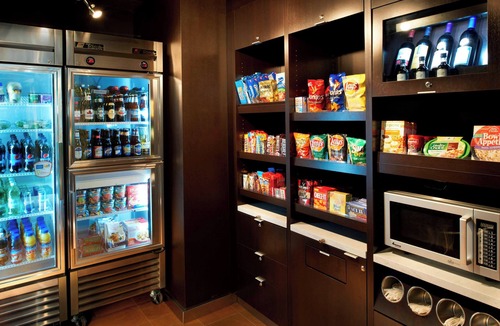 Dearborn Hotel | Courtyard by Marriott Detroit Dearborn