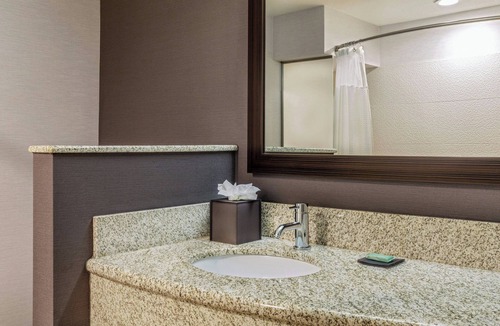 Oneonta Hotel | Courtyard Oneonta