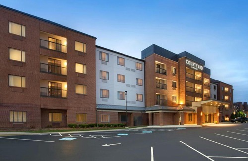 Worcester Hotel | Courtyard Worcester