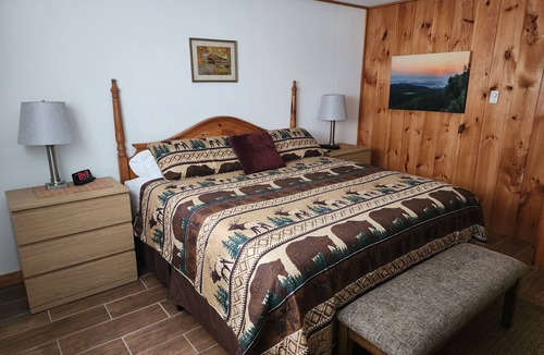Jackson Hotel | Covered Bridge Riverview Lodge