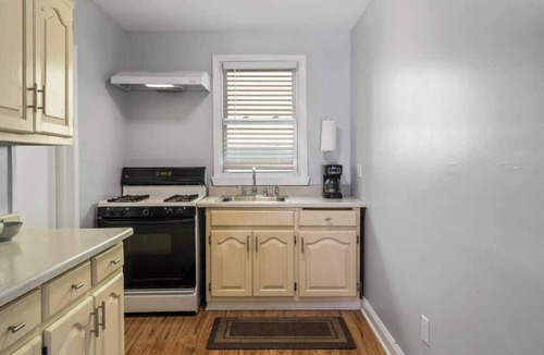 Hackensack House | Cozy 3BR w Parking, mins to NYC, MAJOR INTERNATIONAL SPORTING EVENT
